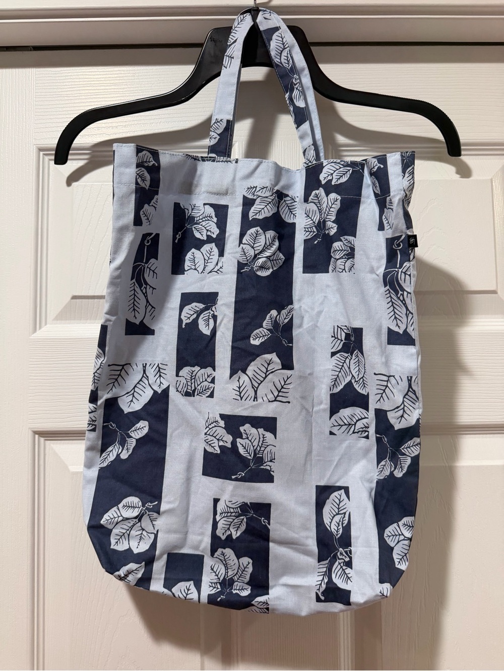 Sig Zane: Navy and blue Leaf tote.